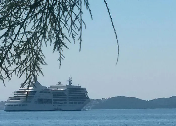 G&b * Trogir